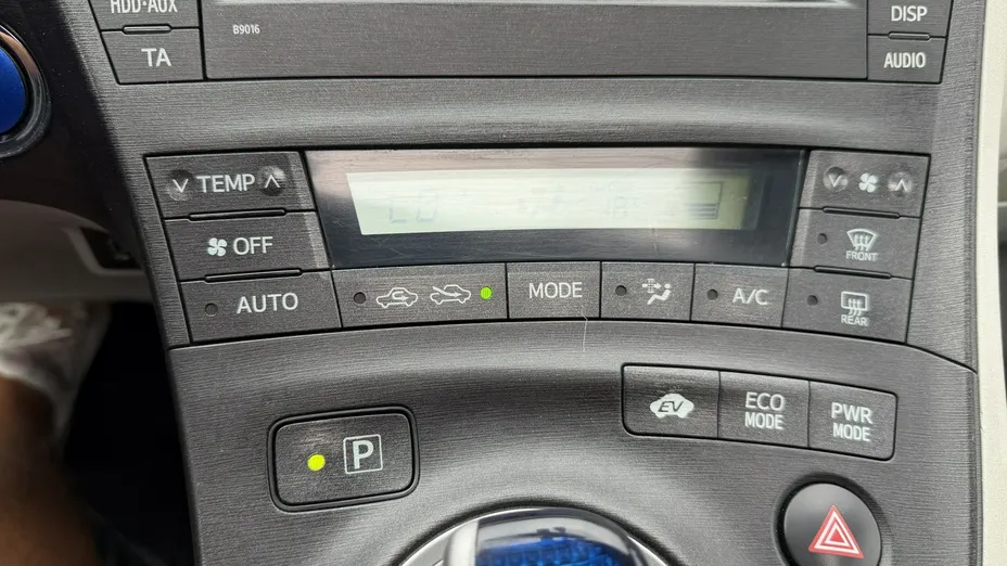 TOYOTA Prius -