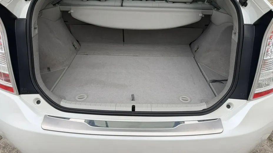 TOYOTA Prius -