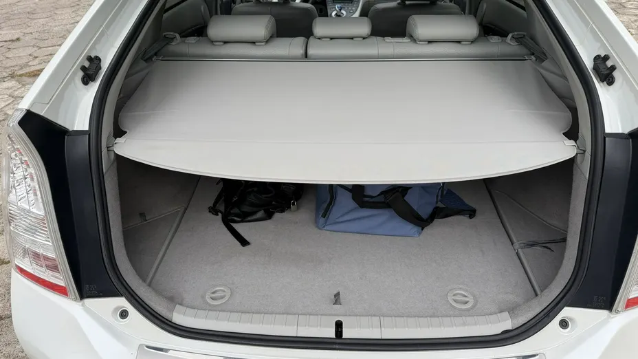 TOYOTA Prius -
