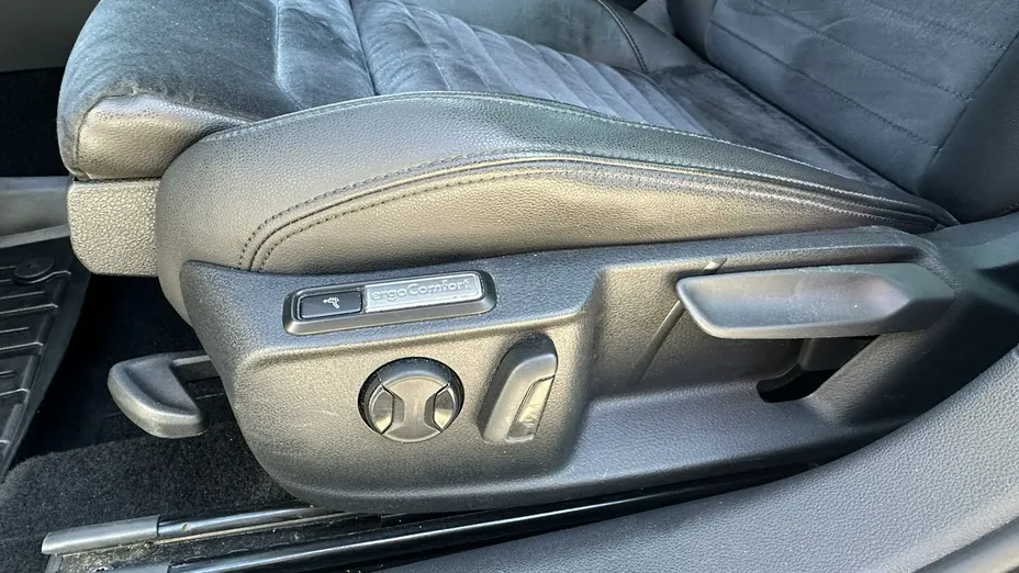 VOLKSWAGEN Passat -