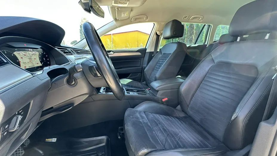VOLKSWAGEN Passat -