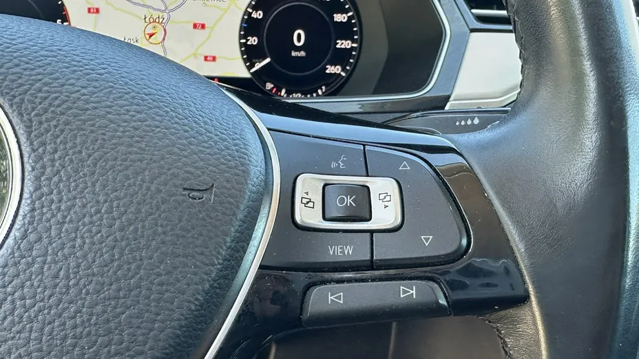 VOLKSWAGEN Passat -