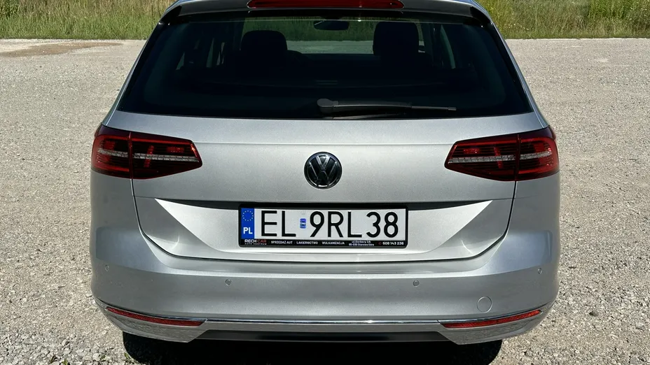 VOLKSWAGEN Passat -