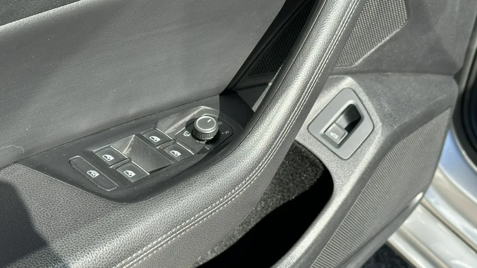 VOLKSWAGEN Passat -