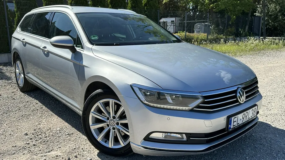 VOLKSWAGEN Passat -