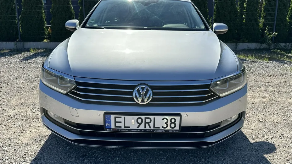 VOLKSWAGEN Passat -
