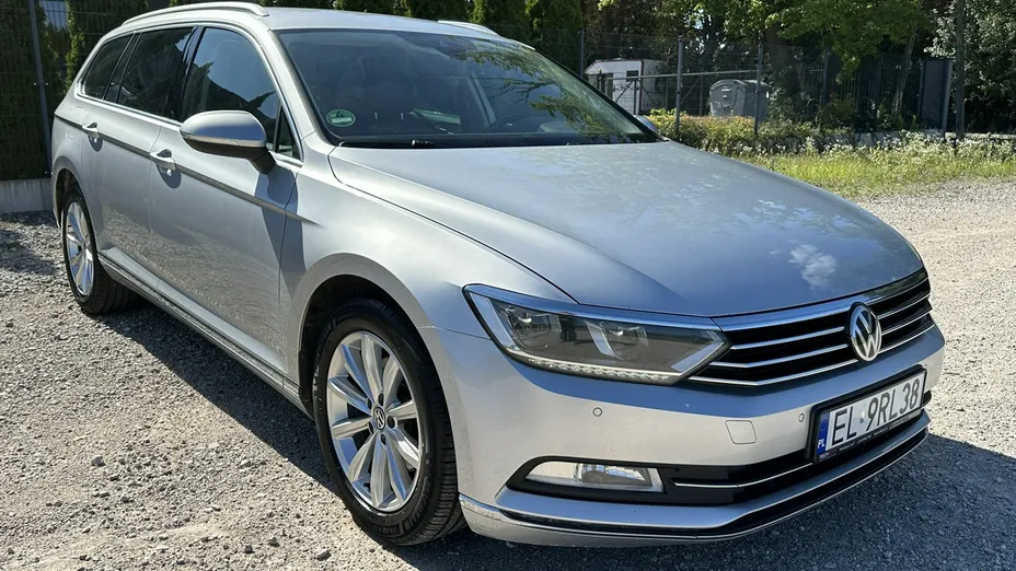 VOLKSWAGEN Passat -