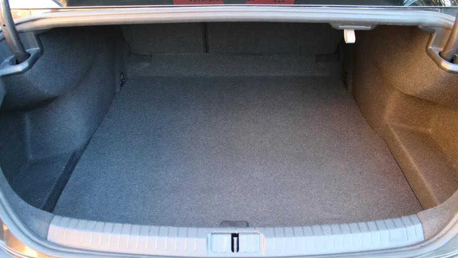 VOLKSWAGEN Passat -