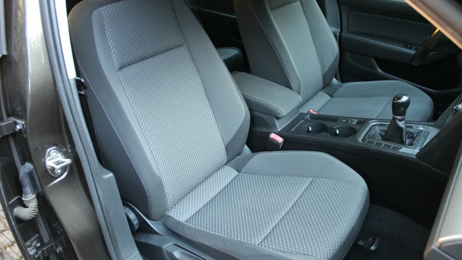 VOLKSWAGEN Passat -