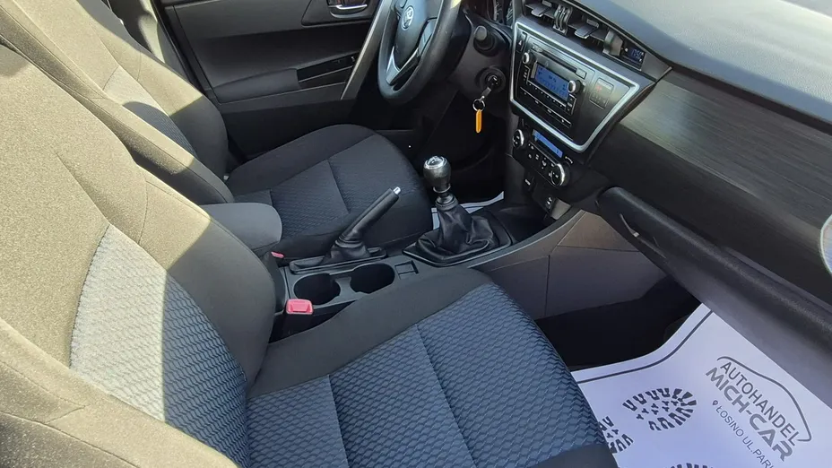 TOYOTA Auris -