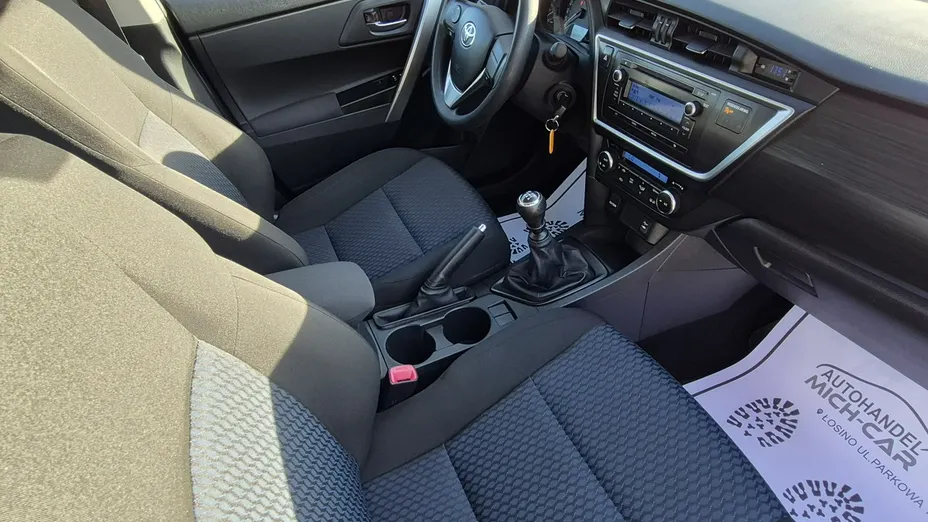 TOYOTA Auris -
