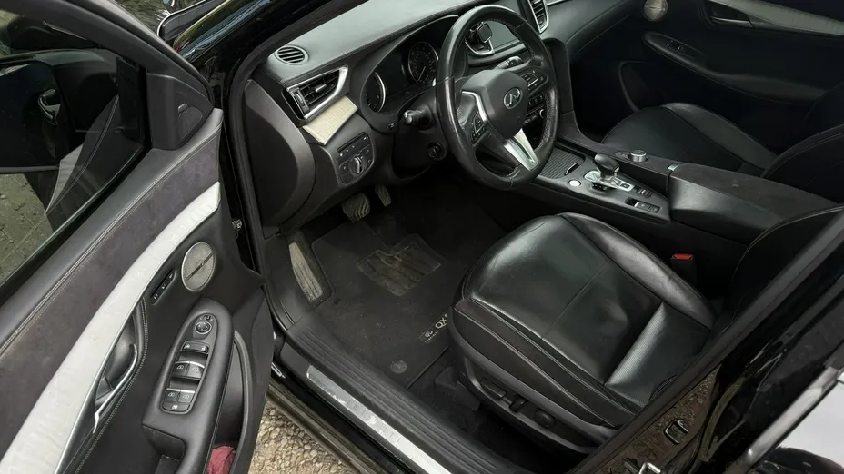 INFINITI QX50 -