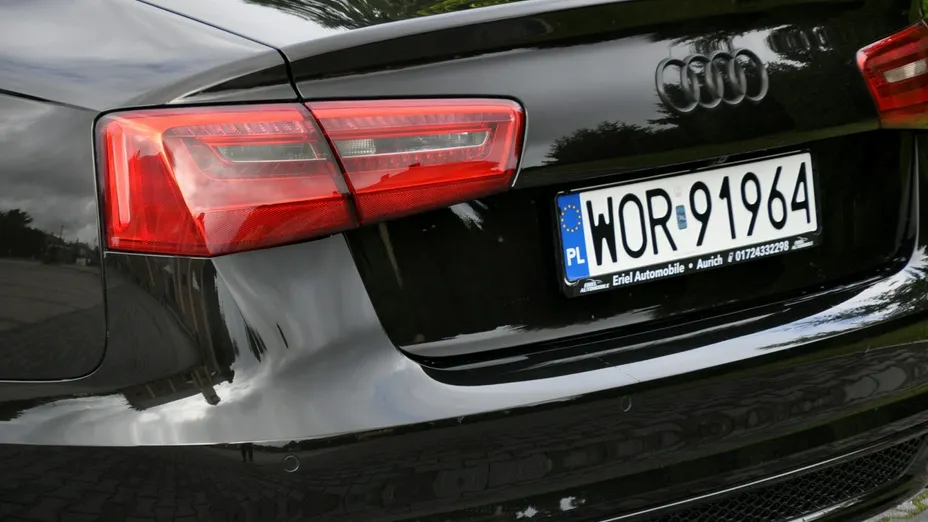 AUDI A6 -