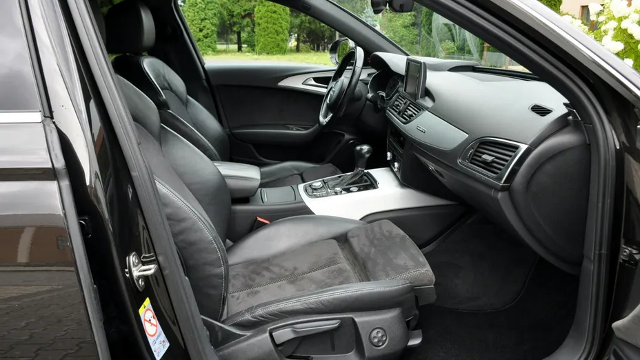 AUDI A6 -