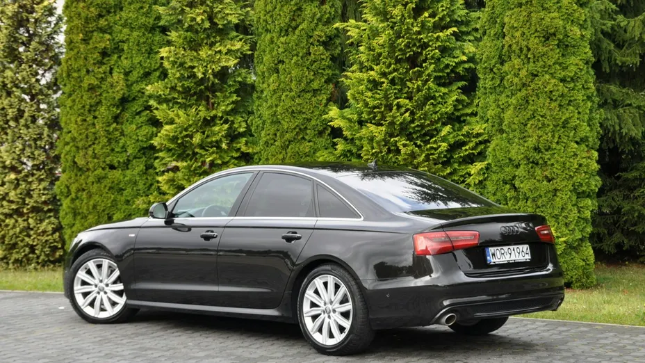 AUDI A6 -