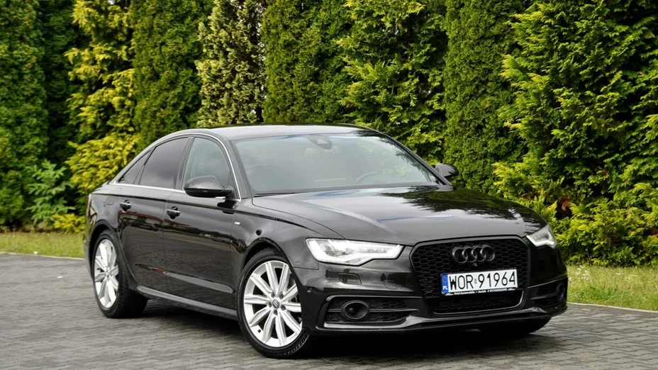 AUDI A6 -