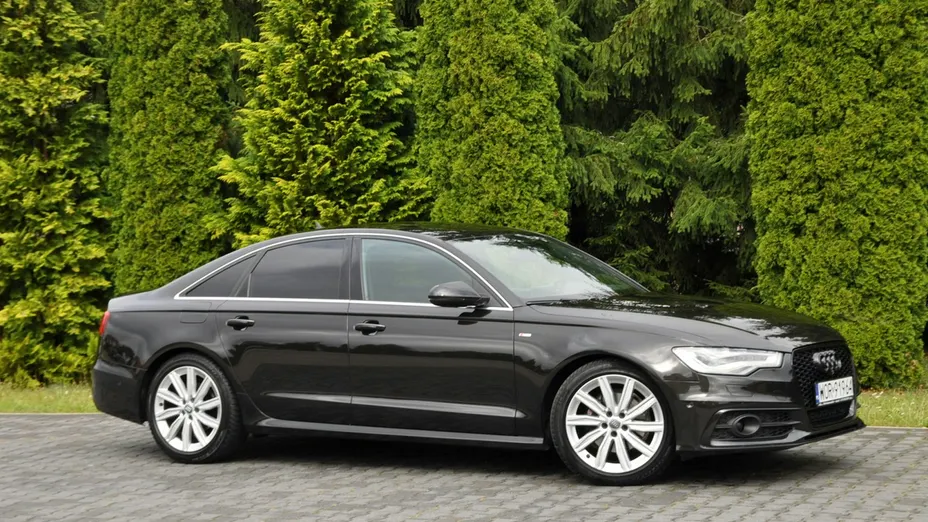 AUDI A6 -