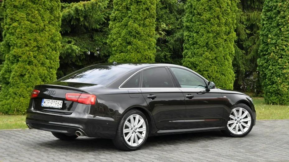 AUDI A6 -