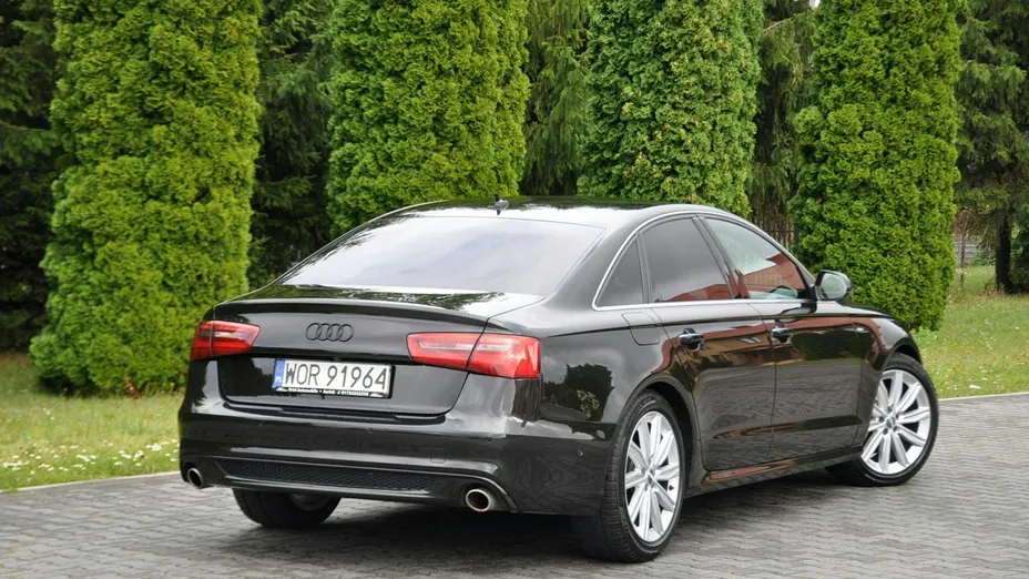 AUDI A6 -