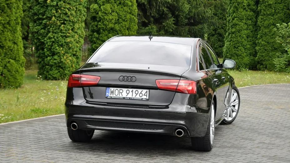 AUDI A6 -