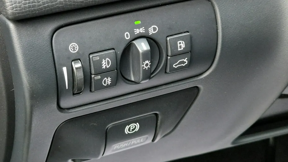 VOLVO XC60 -