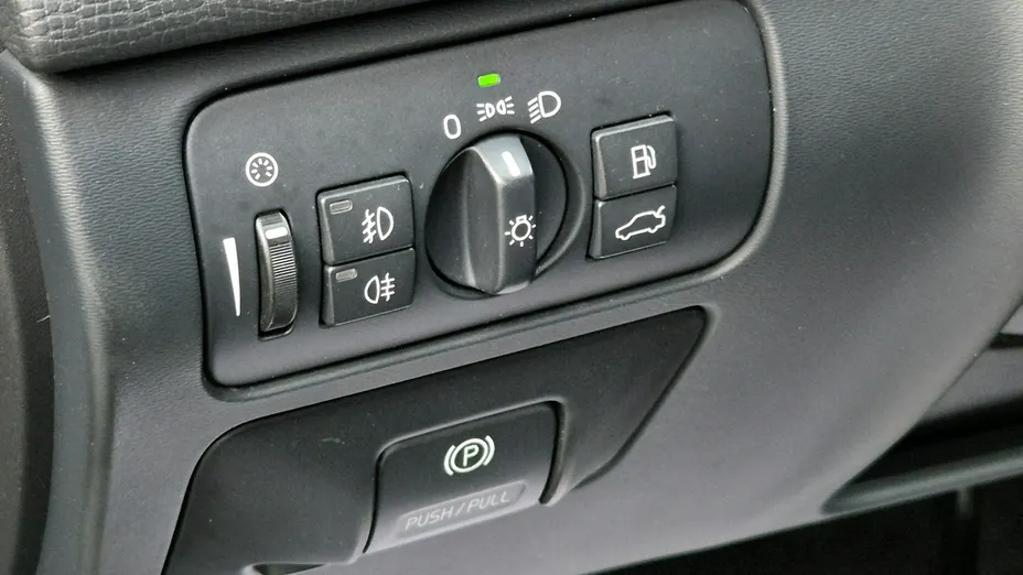 VOLVO XC60 -