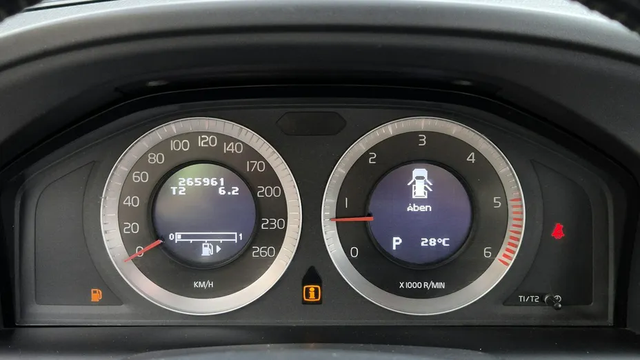 VOLVO XC60 -