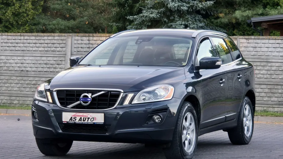 VOLVO XC60 -