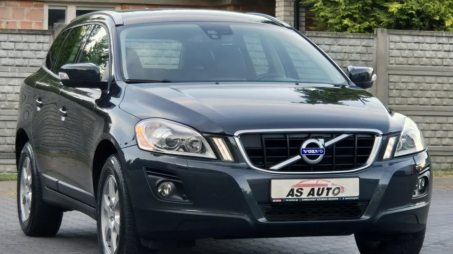 VOLVO XC60 -