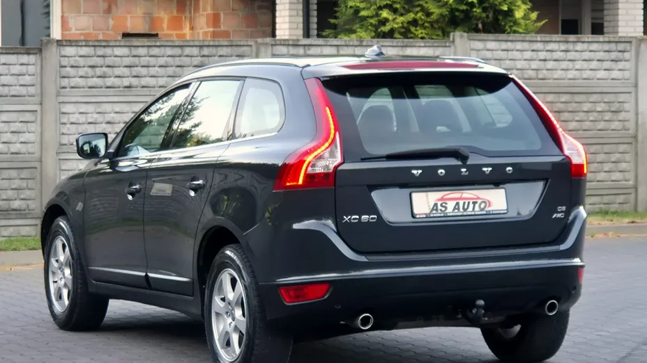 VOLVO XC60 -