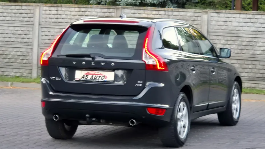 VOLVO XC60 -