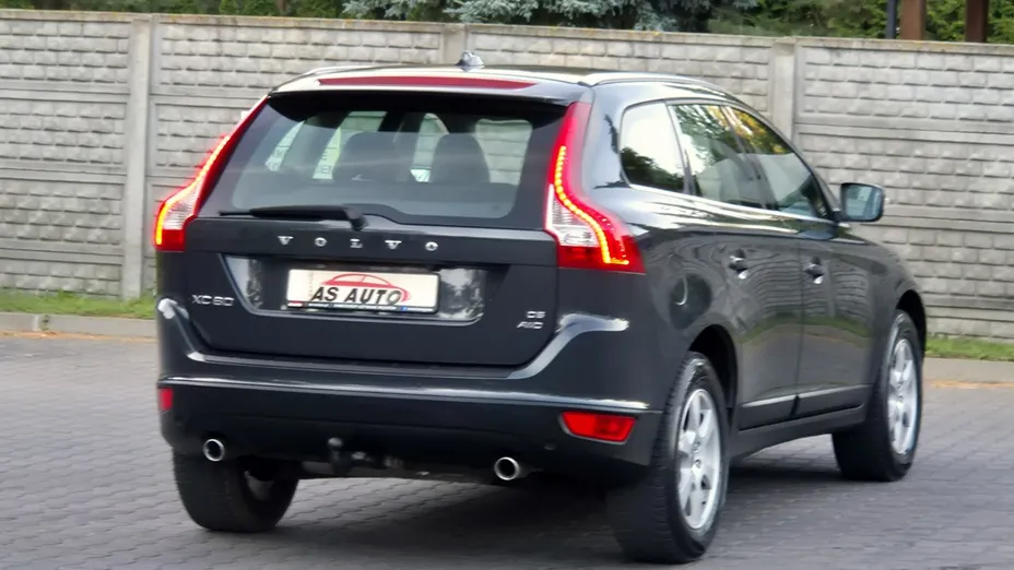 VOLVO XC60 -