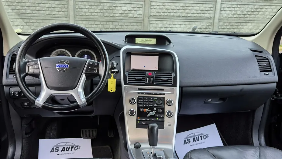 VOLVO XC60 -