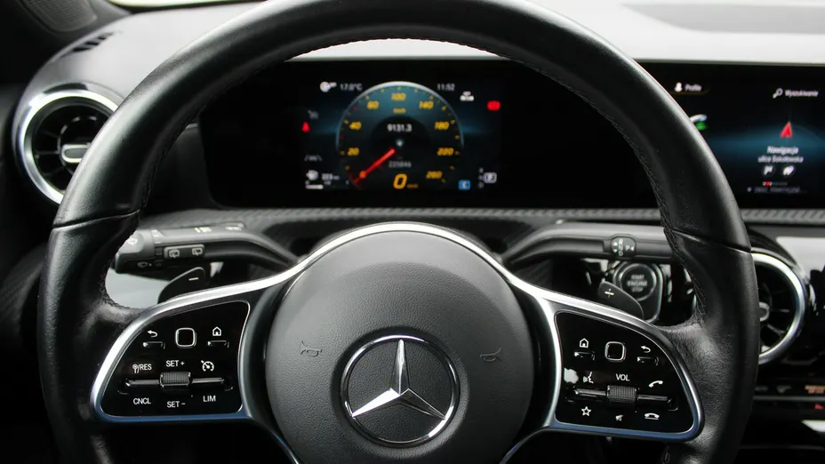 MERCEDES-BENZ CLA -