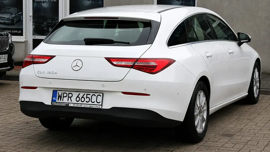 MERCEDES-BENZ CLA -