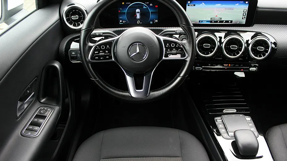 MERCEDES-BENZ CLA -