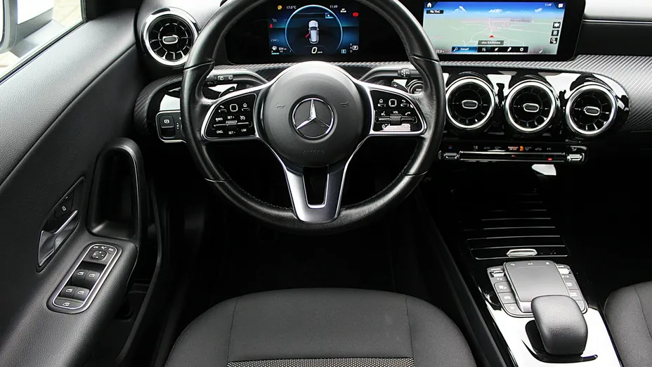 MERCEDES-BENZ CLA -