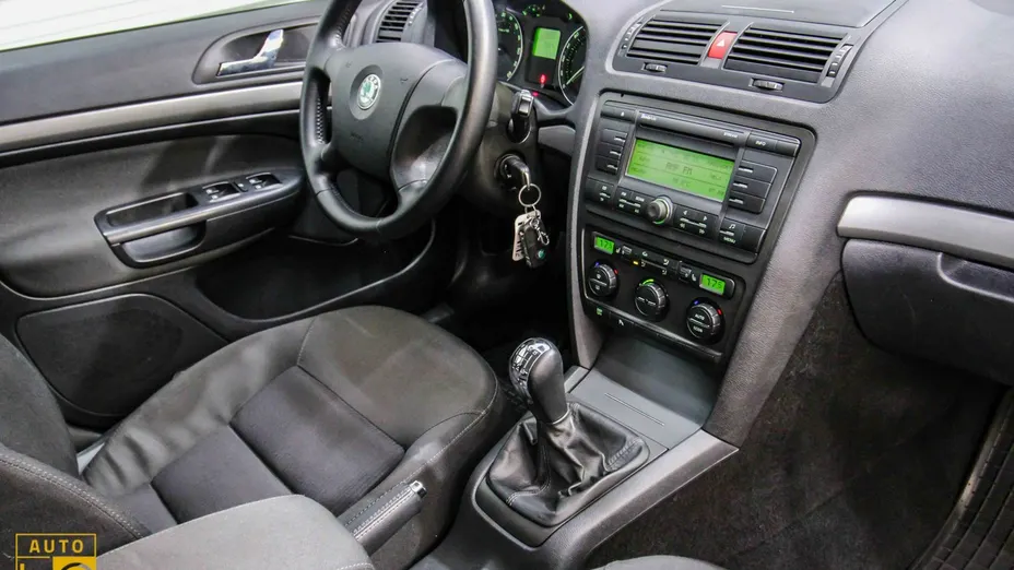SKODA Octavia -