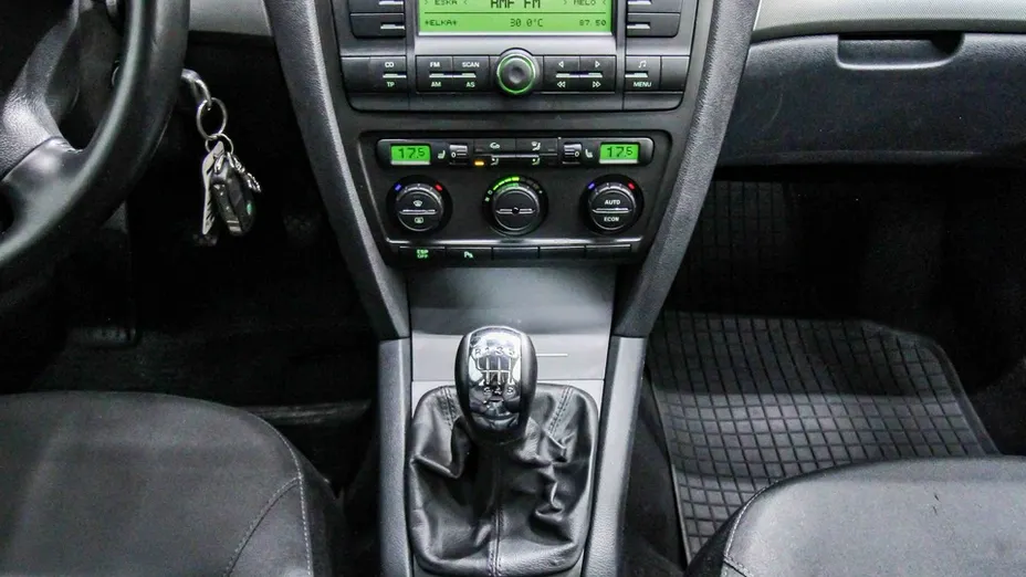 SKODA Octavia -