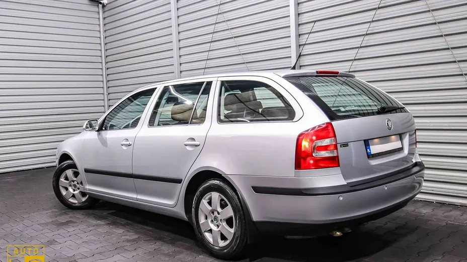 SKODA Octavia -