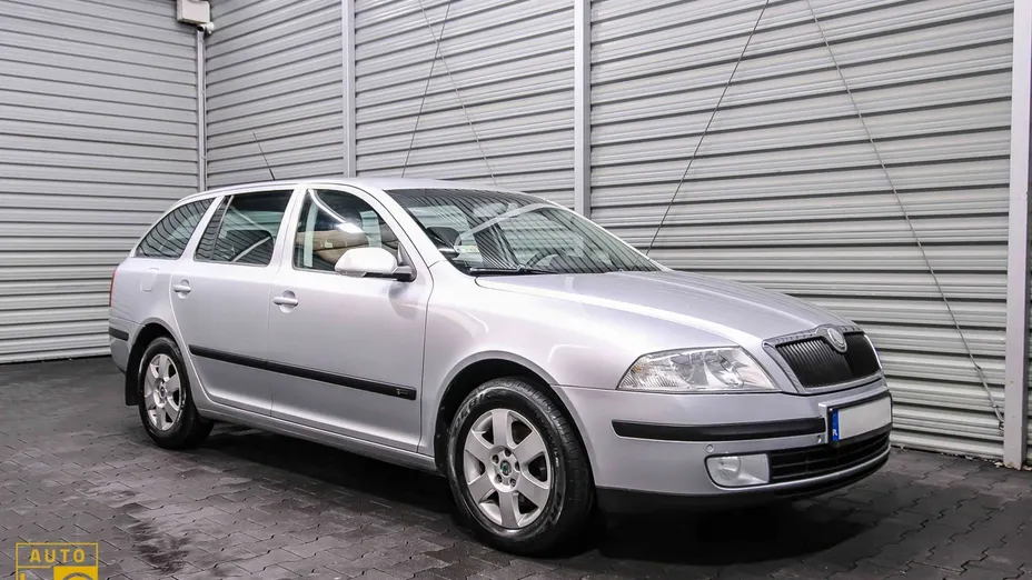 SKODA Octavia -