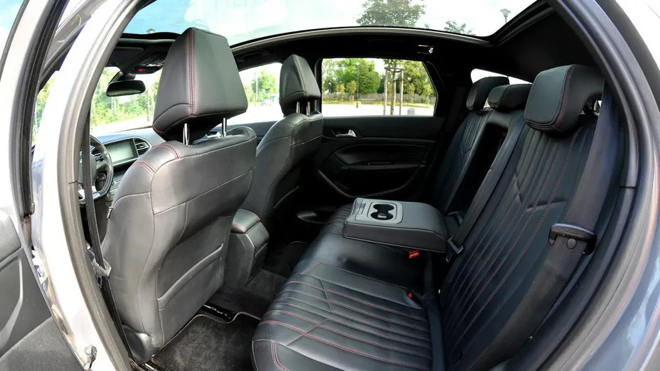 PEUGEOT 308 -