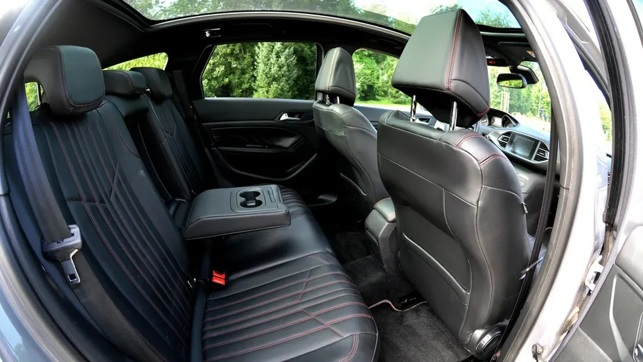 PEUGEOT 308 -