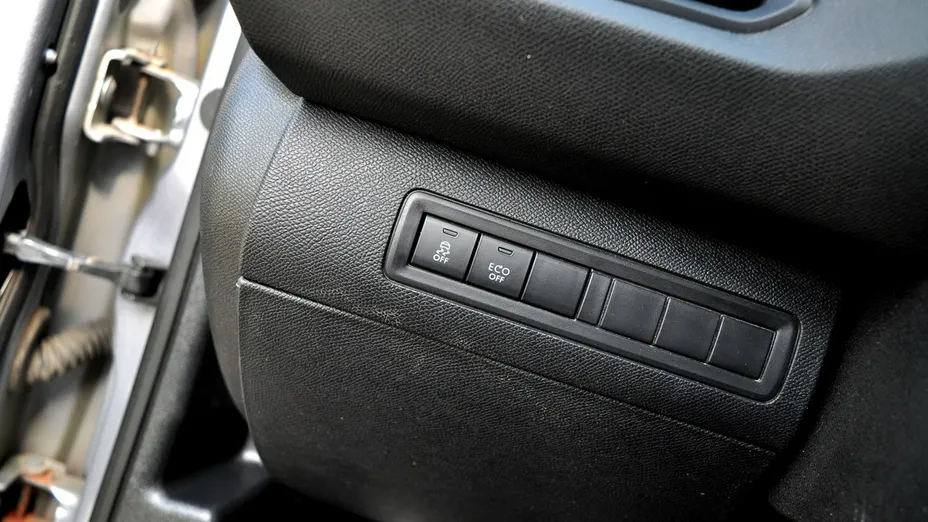 PEUGEOT 308 -