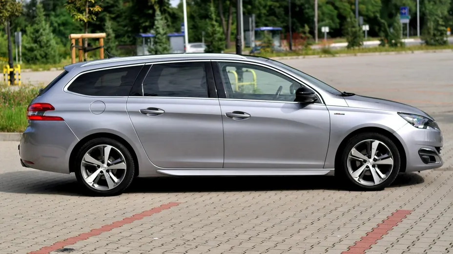 PEUGEOT 308 -