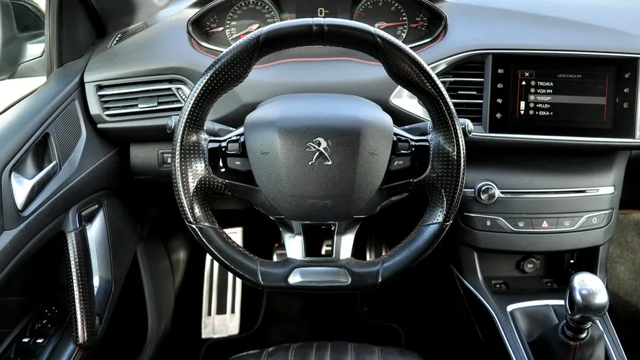 PEUGEOT 308 -