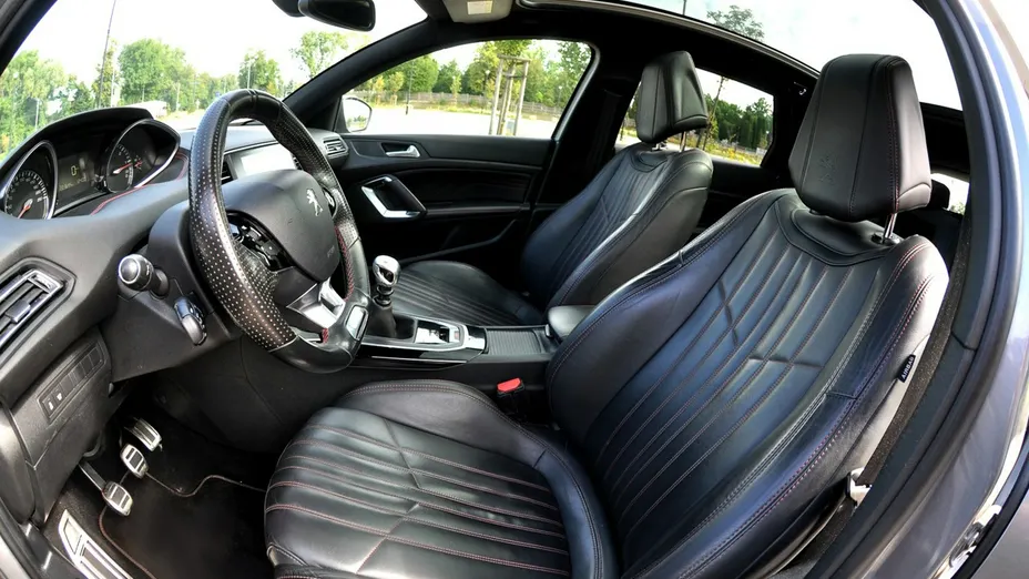 PEUGEOT 308 -
