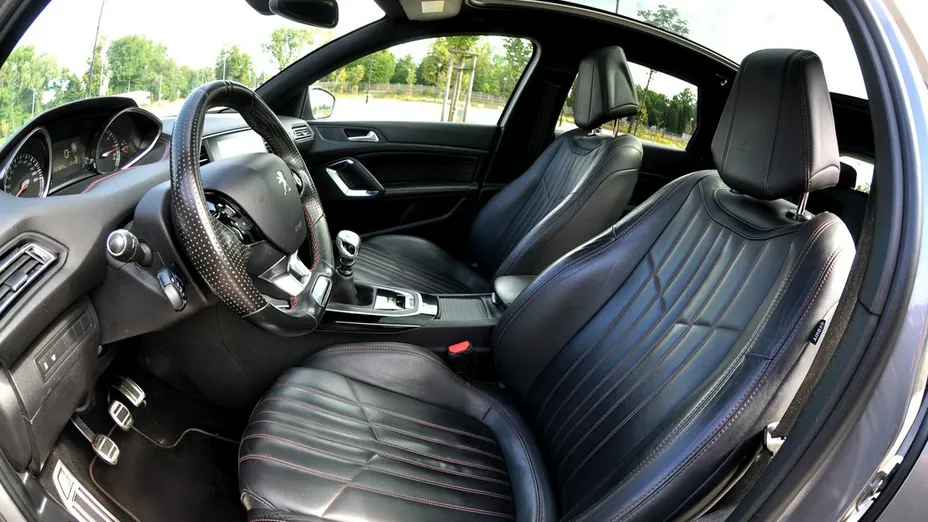 PEUGEOT 308 -