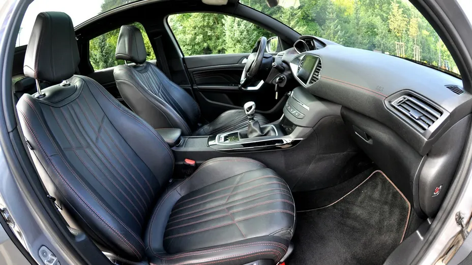 PEUGEOT 308 -