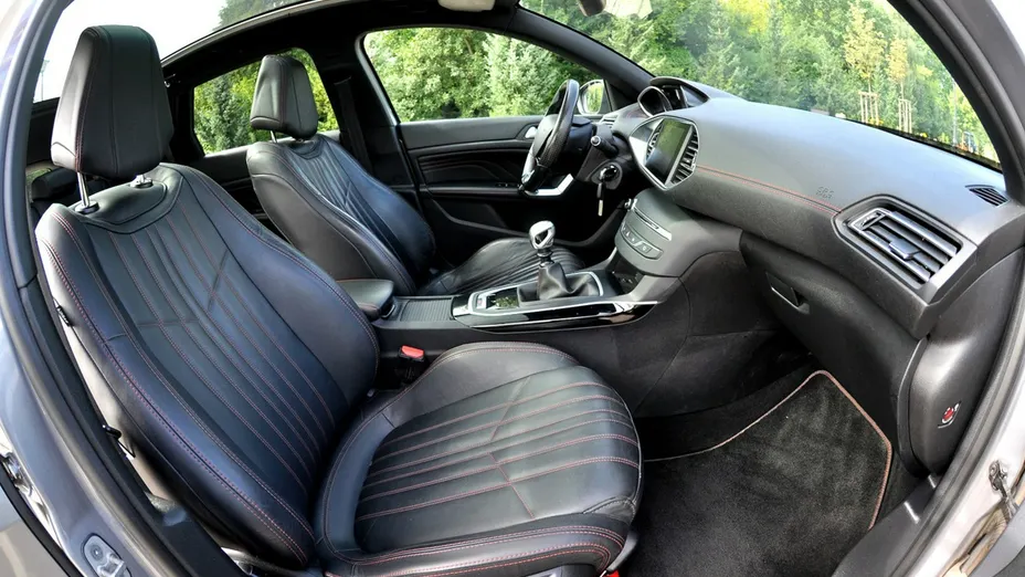 PEUGEOT 308 -